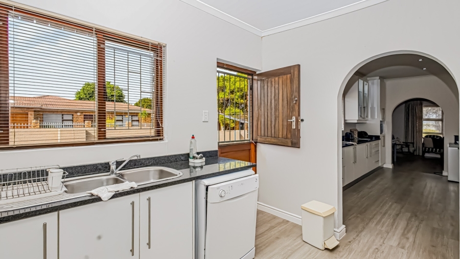 3 Bedroom Property for Sale in Monte Vista Western Cape